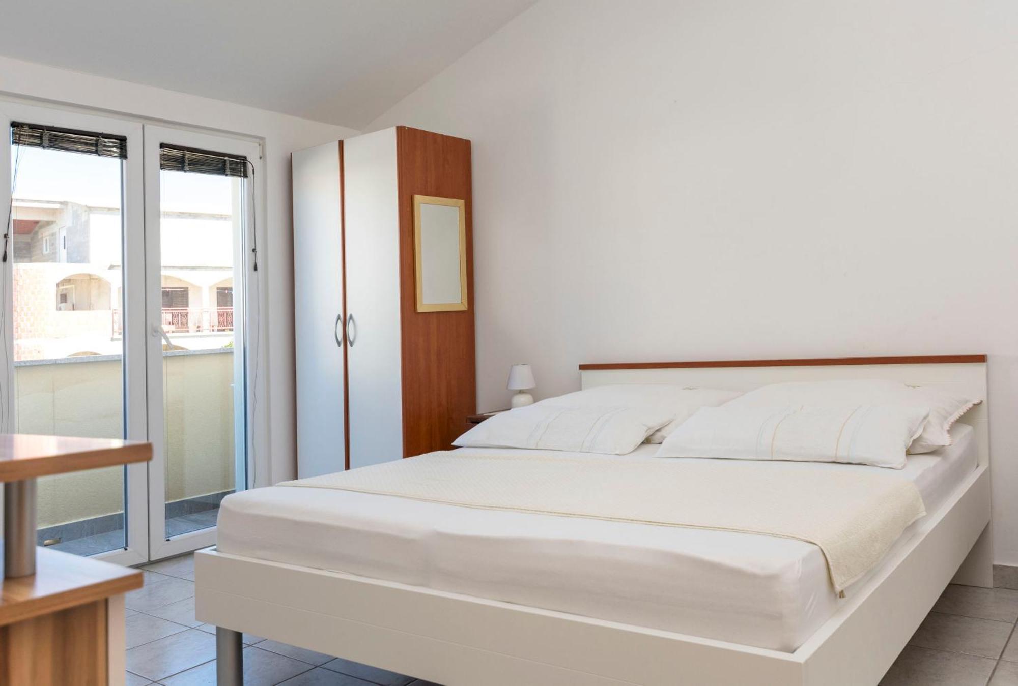 Apartments Glorija 로고즈니차 외부 사진